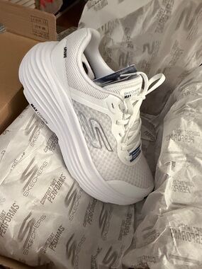 Skechers  GOrun Max